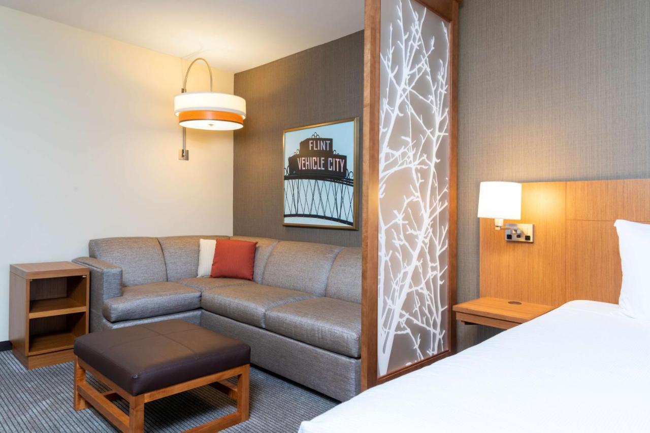 Hyatt Place Flint/Grand Blanc Bagian luar foto