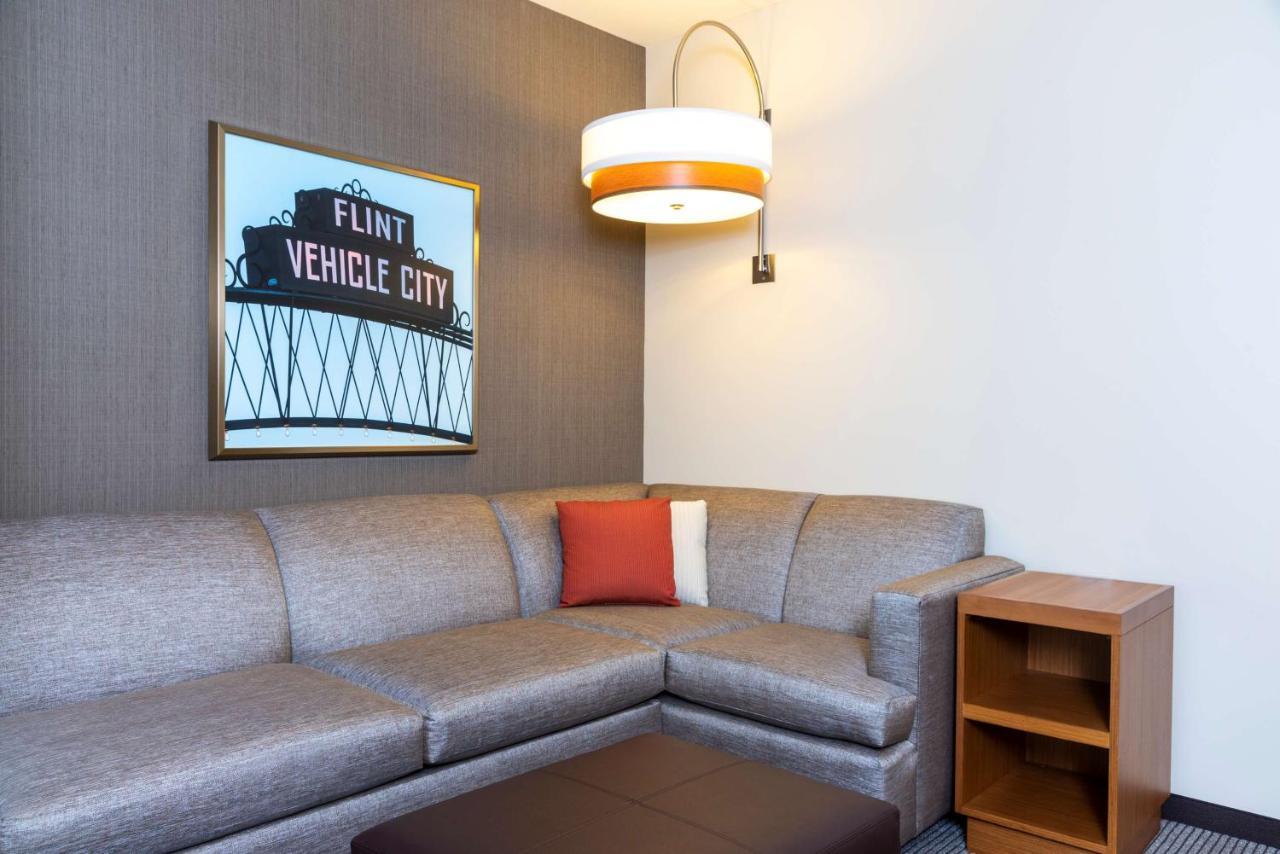 Hyatt Place Flint/Grand Blanc Bagian luar foto