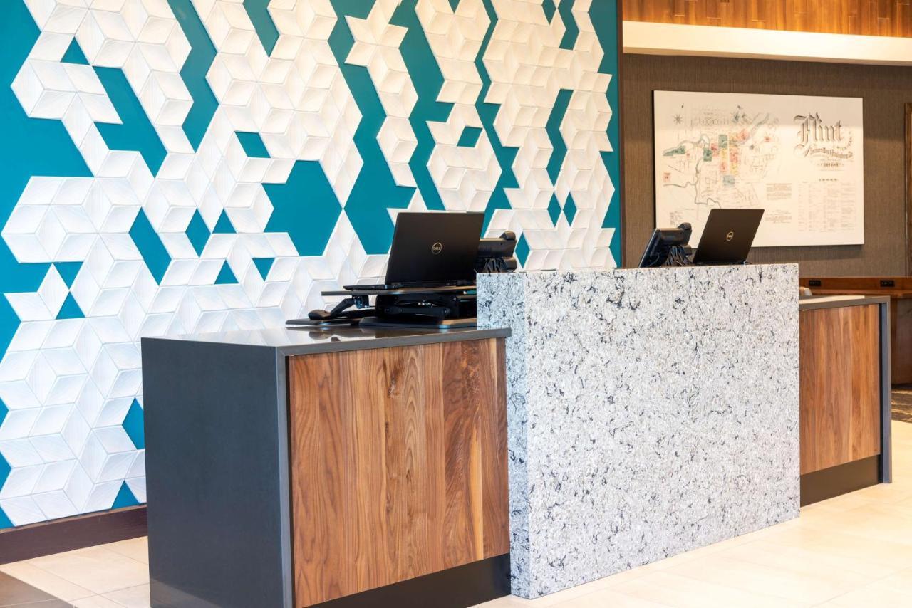 Hyatt Place Flint/Grand Blanc Bagian luar foto