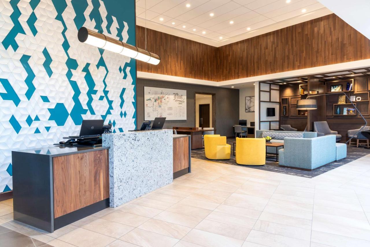 Hyatt Place Flint/Grand Blanc Bagian luar foto