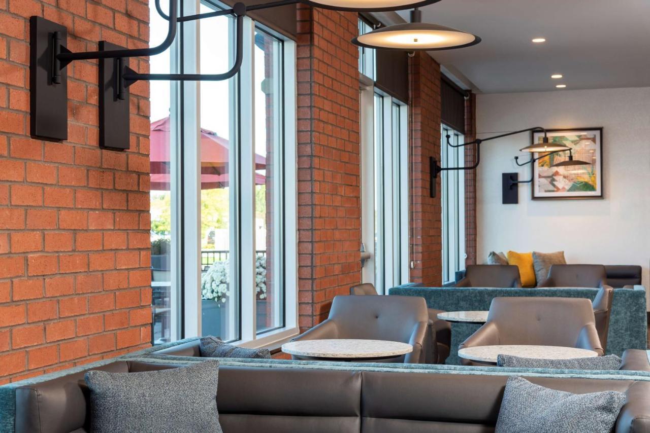 Hyatt Place Flint/Grand Blanc Bagian luar foto