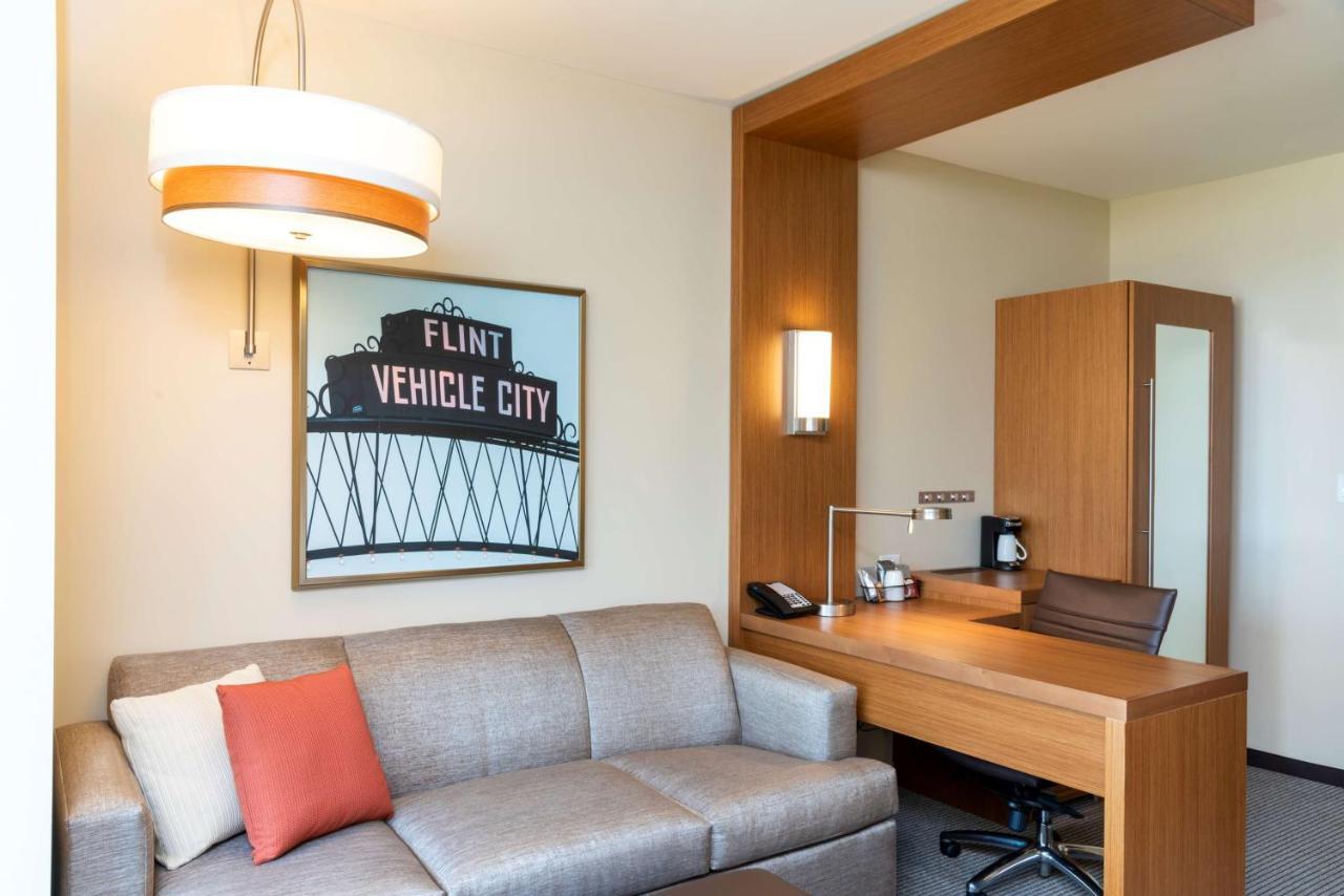 Hyatt Place Flint/Grand Blanc Bagian luar foto