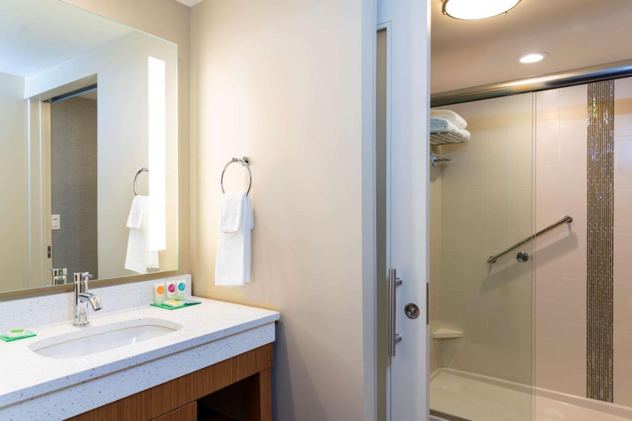 Hyatt Place Flint/Grand Blanc Bagian luar foto