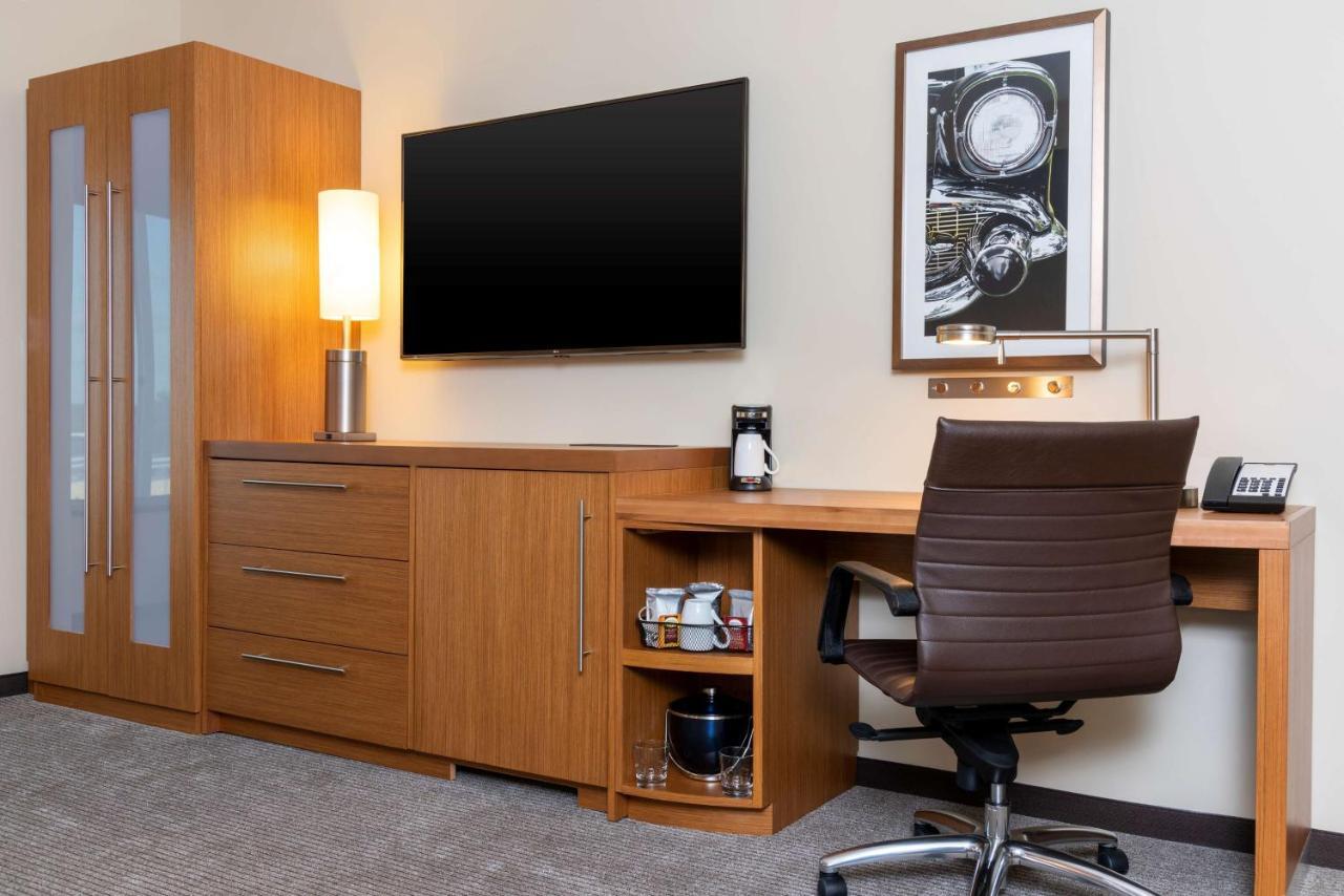 Hyatt Place Flint/Grand Blanc Bagian luar foto