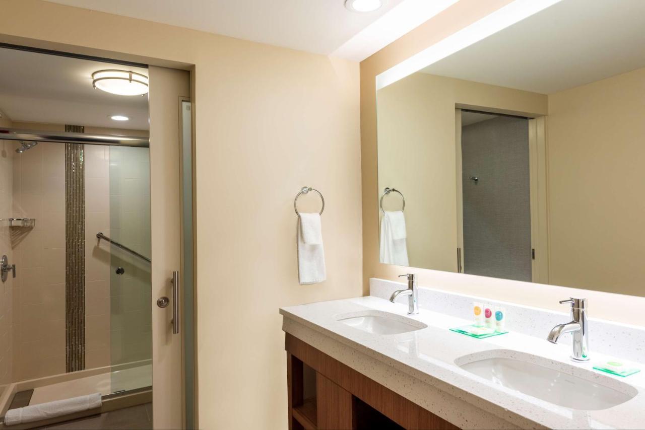 Hyatt Place Flint/Grand Blanc Bagian luar foto